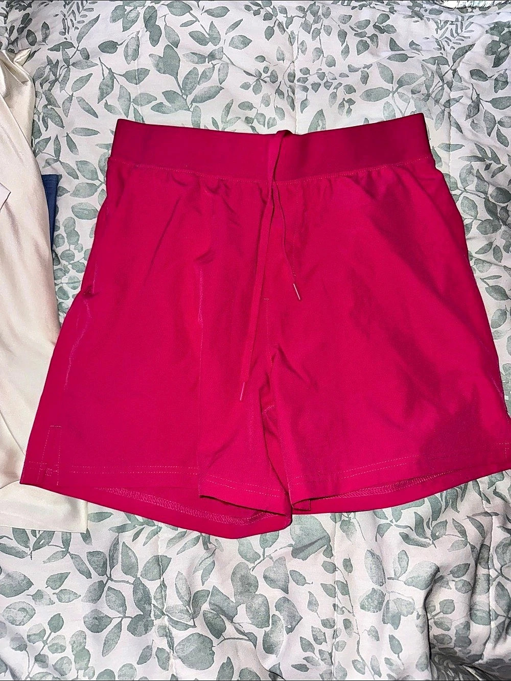Lululemon Athletic Shorts in Pink Size Small